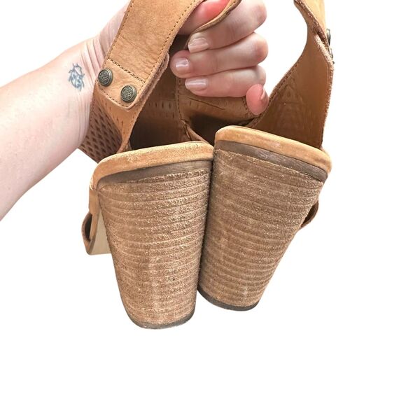 VINCE CAMUTO Jace Peanut Heeled Slingback Sandal Brown Sz 11 - Picture 4 of 6